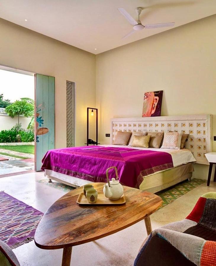 Parijat Private Pool Villa 1, 2 And 3 Bhk 烏代浦 外观 照片