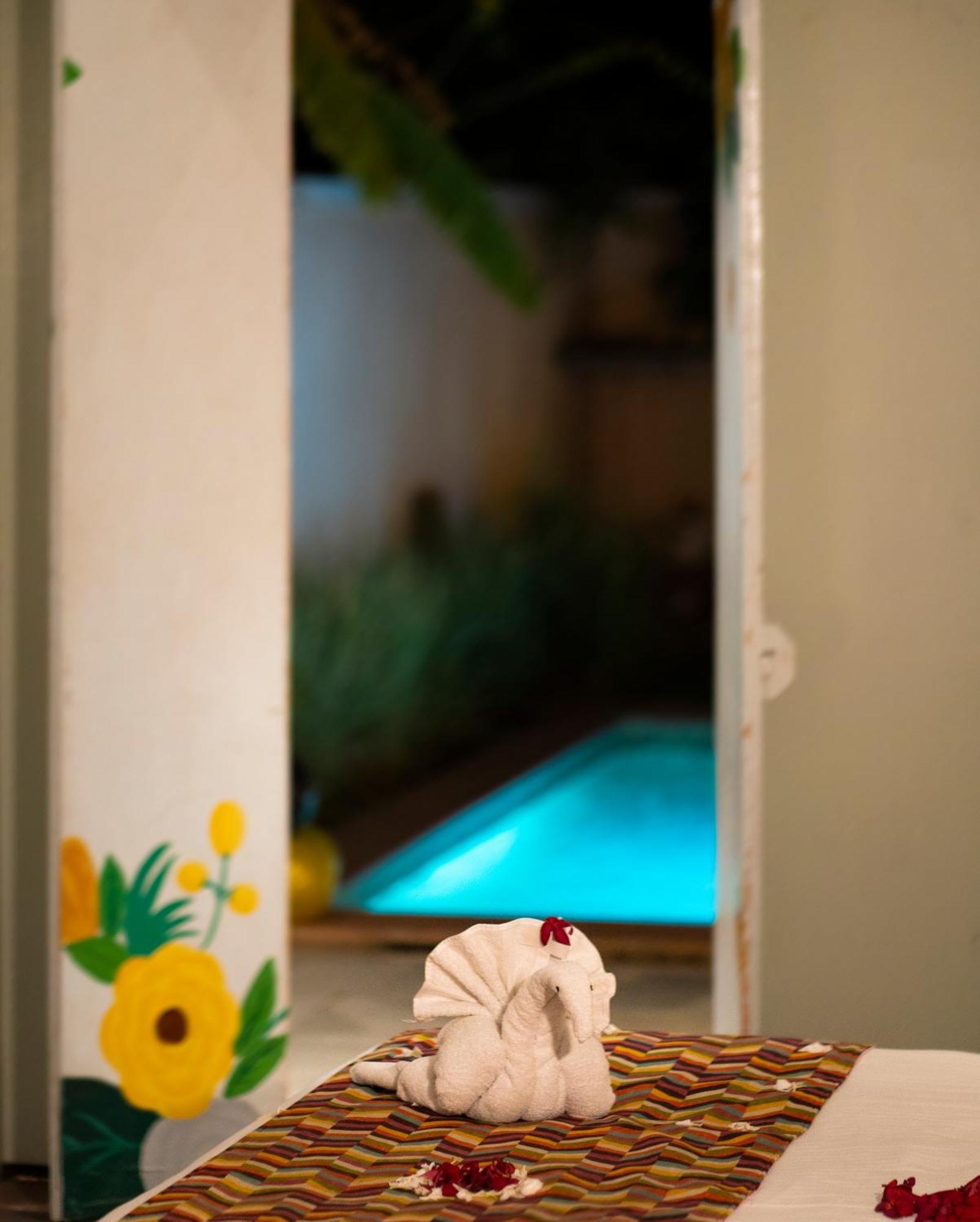 Parijat Private Pool Villa 1, 2 And 3 Bhk 烏代浦 外观 照片